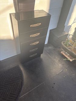 Black 5-Drawer Dresser with Gold Handles