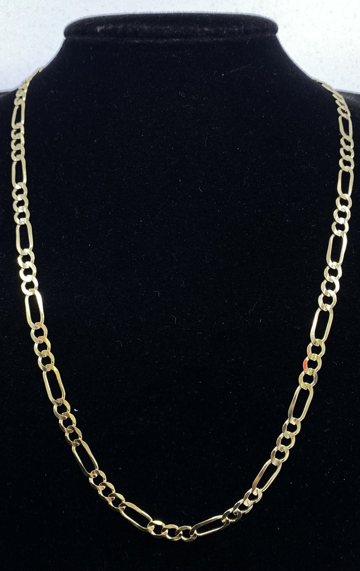 $2500 Yellow Gold Figaro Chain Necklace 