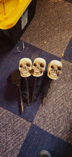 Halloween Skull Pathway Stake Lights Set of 3