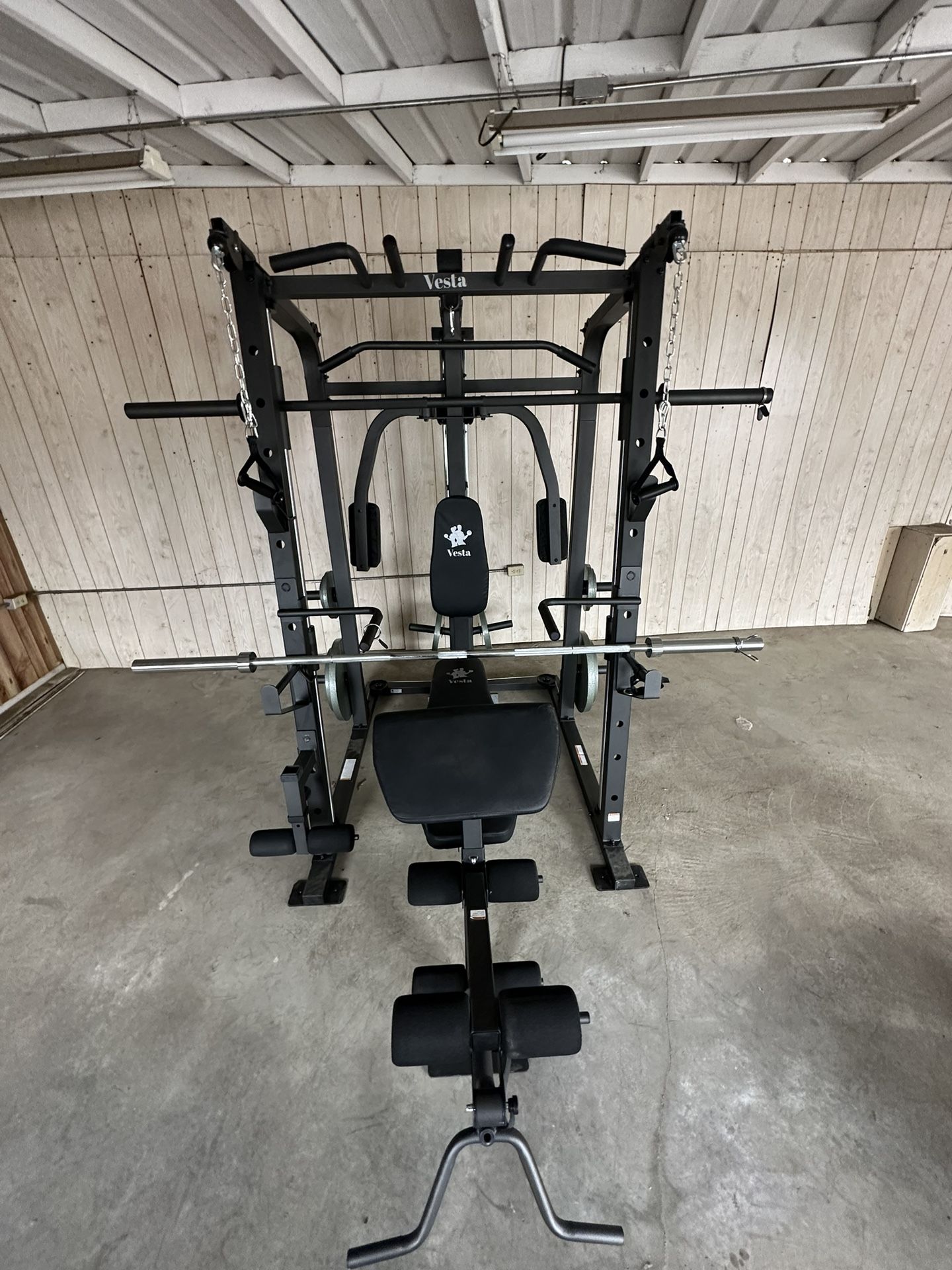 Vesta Fitness Smith Machine 1001 w/Bench Attachment | 230lb Bumpers Olympic Weights | 7ft Olympic Bar | Fitness | Gym Equipment | FREE DELIVERY 🚚