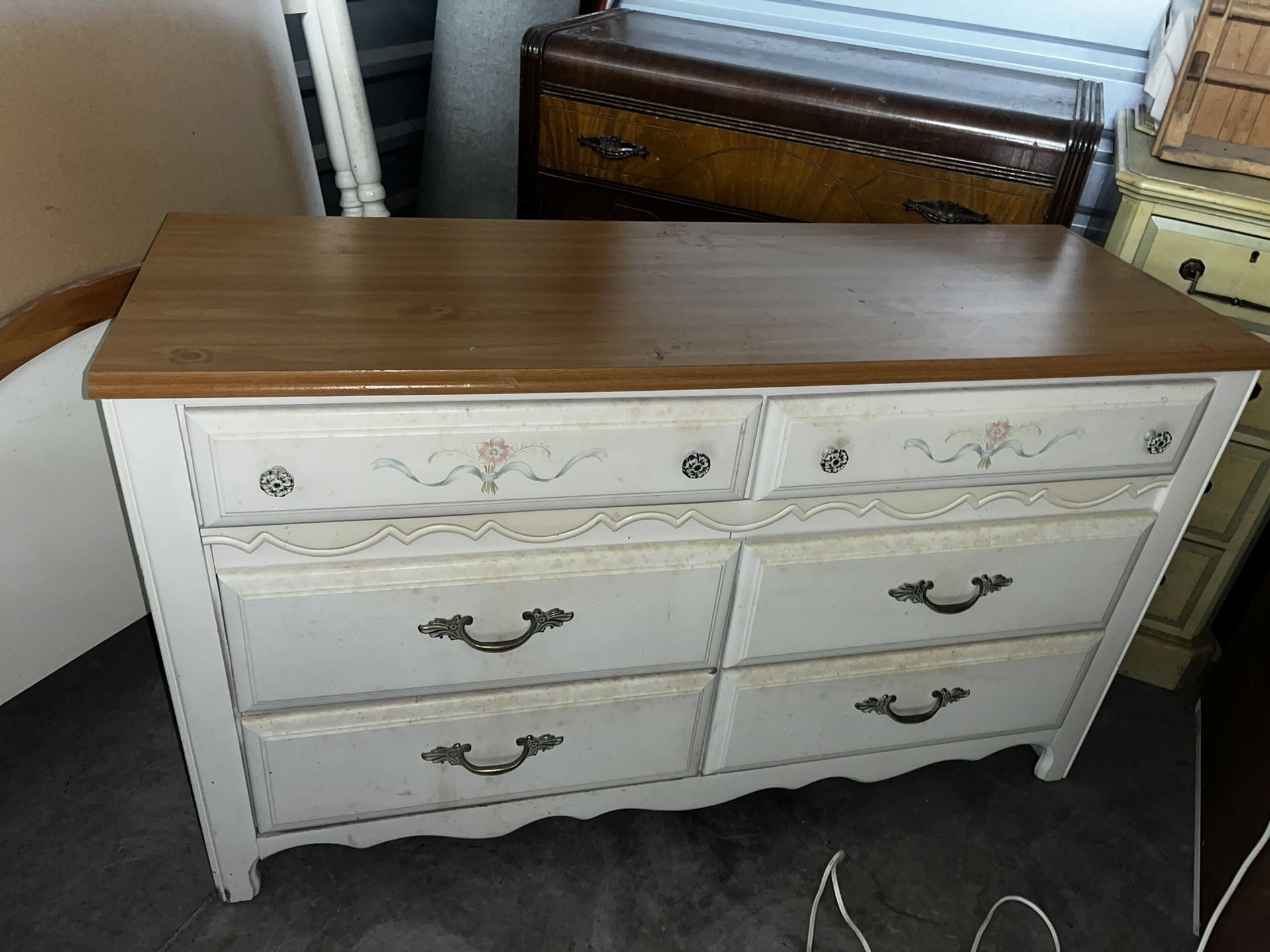 Broyill Bedroom Set - Twin Size 