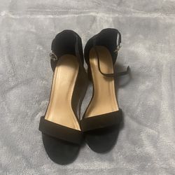 simple black heels 