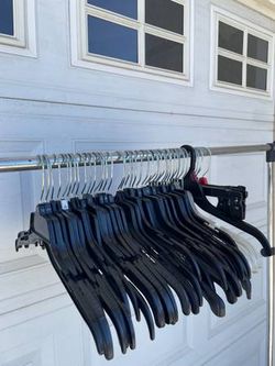 40 pieces Plastic Hangers
Good work
in good conditio