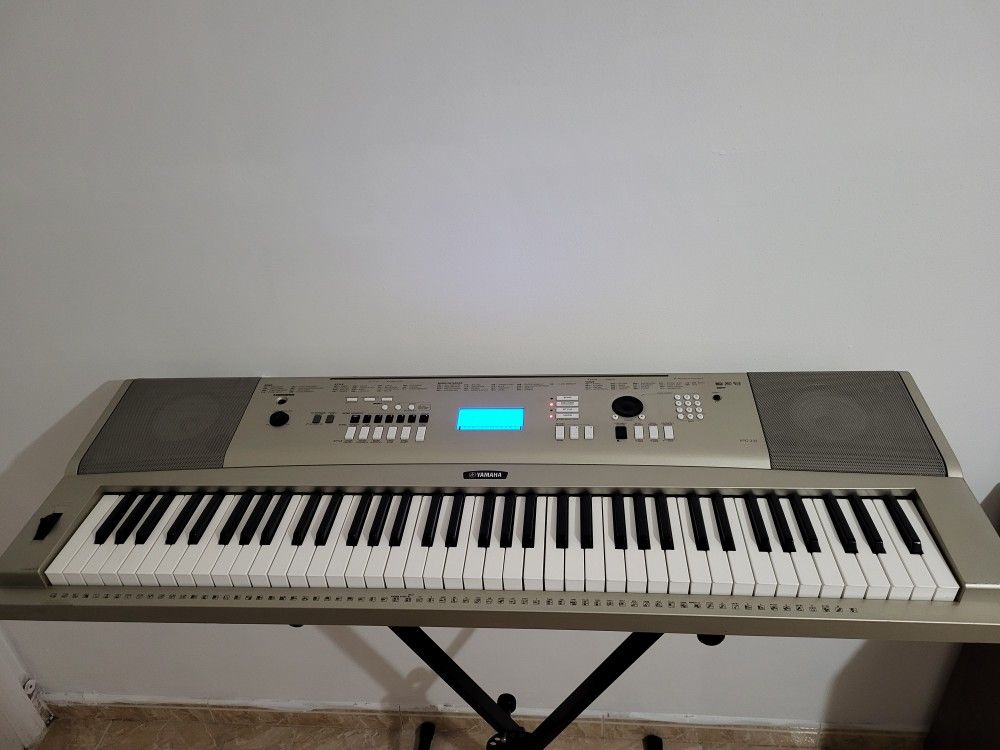 Yamaha pianos 6 and 5 octaves, little use 200usd