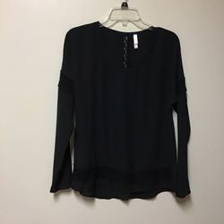 Women’s XHILARATION 100% polyester long sleeve blouse with lace detail… Size medium