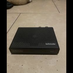 Technicolor DCI401MCS Converter With Remote, Power Cable, And HDMI Cable