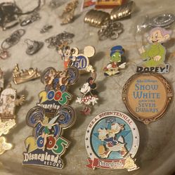Tons Of Disney Vintage Collectible Pins 📍