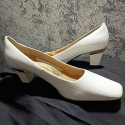 J. Reneé White Snake Print Block Heels - Size 11W - VINTAGE VIBE