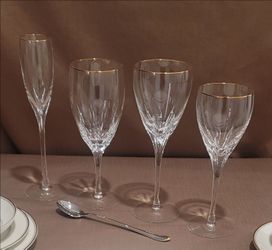 32 pc Lenox Firelight Crystal with Gold Trim Stemware