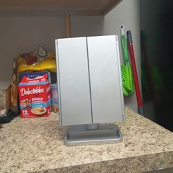Used Once Portable Makeup Mirror