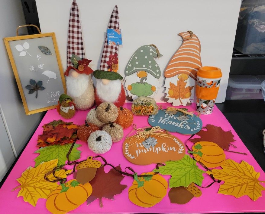 Lots Of Fall Decor