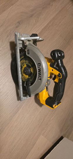 Dewalt 20v skillsaw