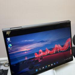 Lenovos ThinkPad X1 Yoga (10th Gen ) Touchscreen 2-in-1 Convertible Laptop 14" FHD(1920x1080),  