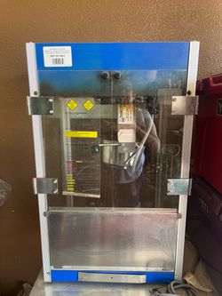 Commercial popcorn machine
