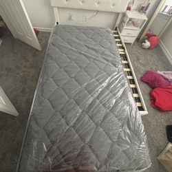 Twin Bed 