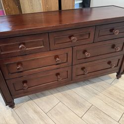 Pottery Barn Solid Wood 8-Drawer Dresser – Cherry Finish