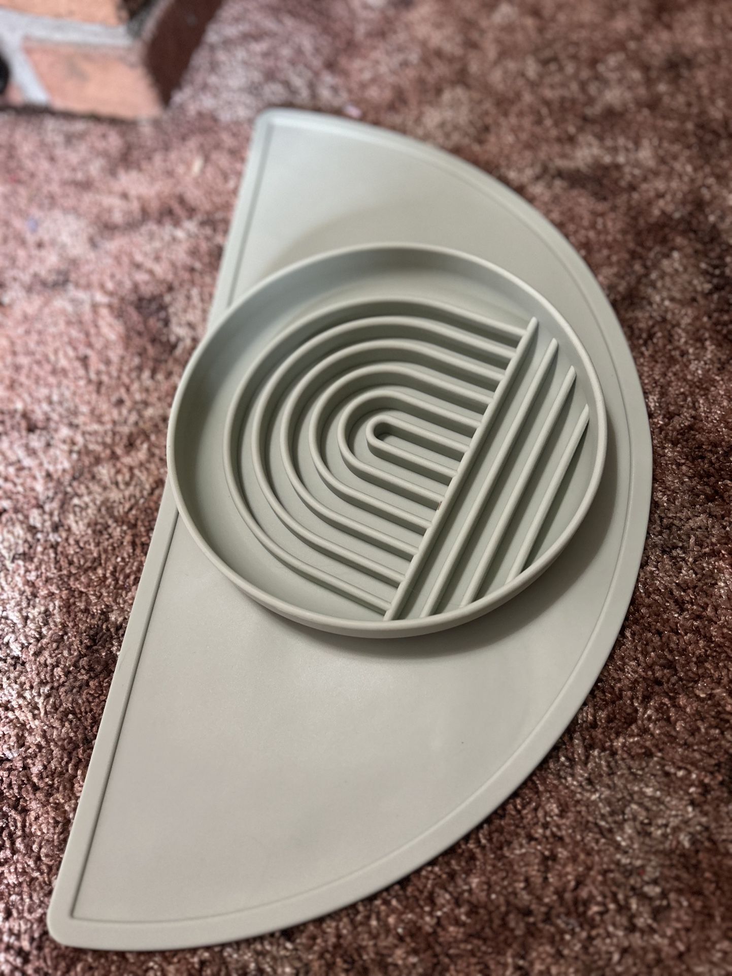 Slow Feeder Dog Bowl With Mat
