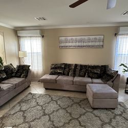 2 couches with a little island and pillows all included (export is done by yourself)