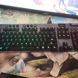 Logitech G915 Wireless Mechanical Keyboard Full Size Clicky Switches