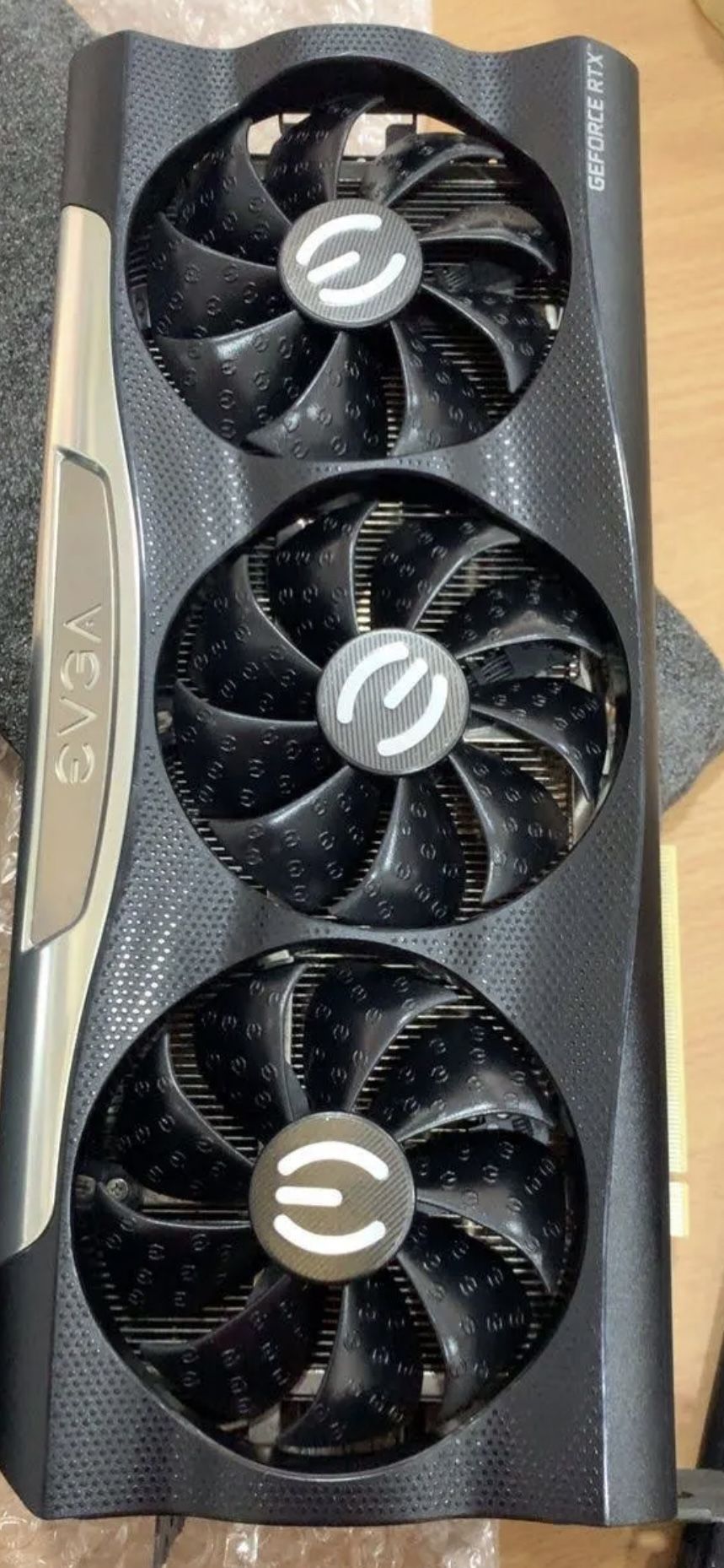 EVGA 10G-P5-3897-KR GeForce RTX 3080 FTW3 ULTRA GAMING, 10GB GDDR6X, iCX3 Technology, ARGB LED, Metal Backplate