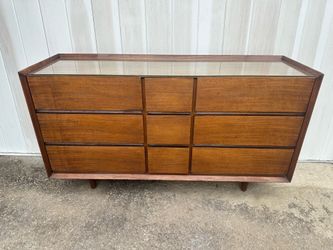 Vintage Mid-Century Modern Walnut Dresser with Mirror – 9 Drawers