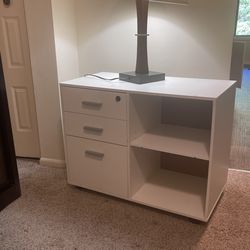 White 3-Drawer Storage  Good Condition