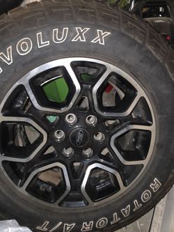 Ford Wheel with Evoluxx Rotator A/T Tire