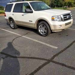I am selling a 2008 Ford Expedition 