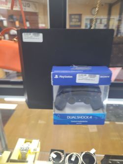 Sony Playstation 4 Pro, One Controller