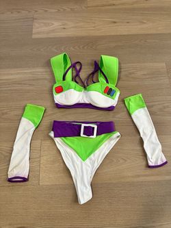 Woman’s Buzz Lightyear costume
