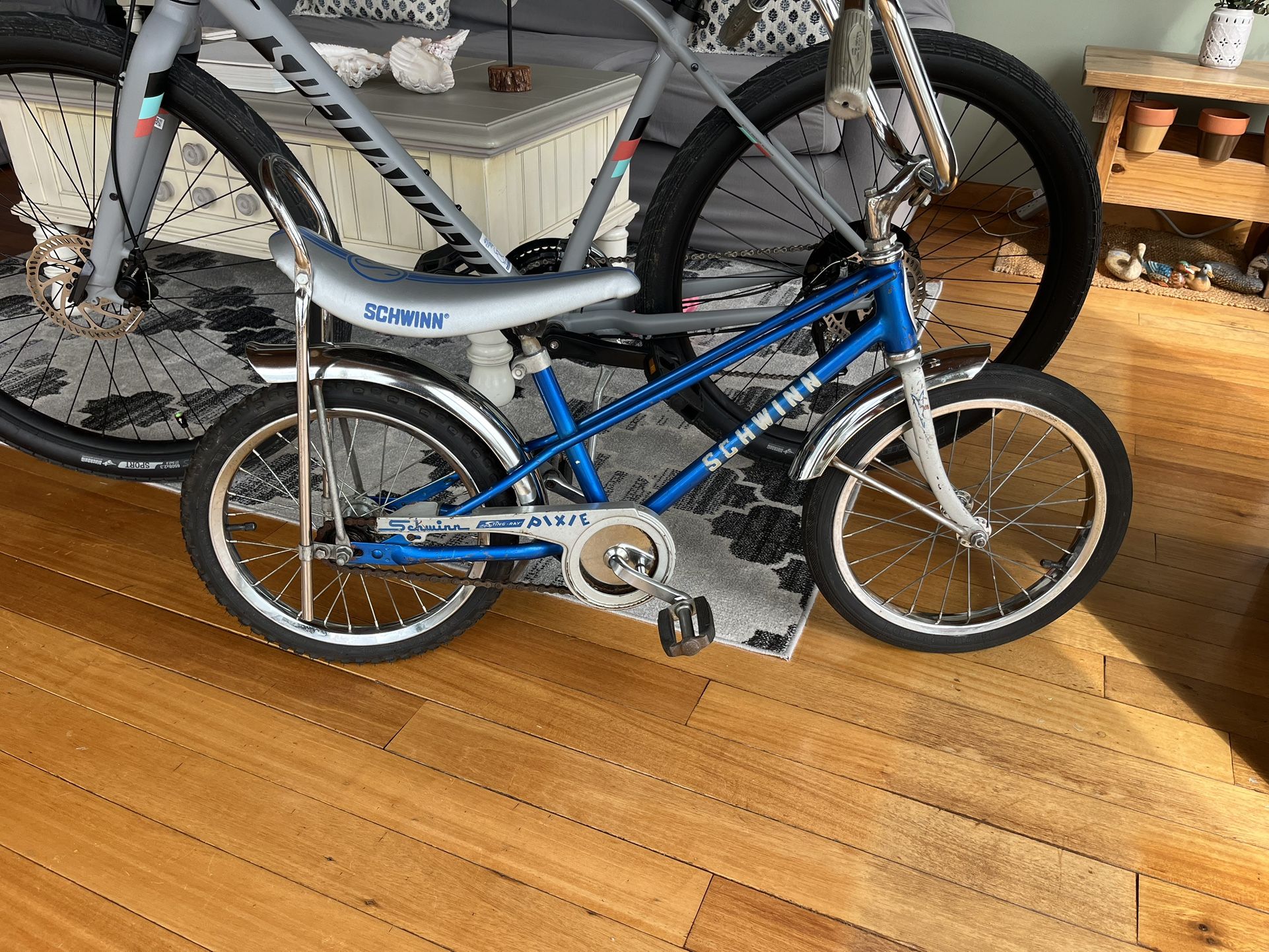 SCHWINN STING RAY “PIXIE” BIKE for Sale in Mystic Islands