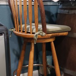 2 Bar Stools