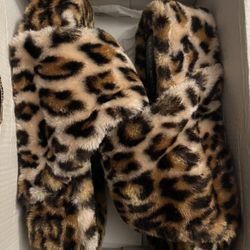 Fashion Nova Fuzzy Leopard Slippers 