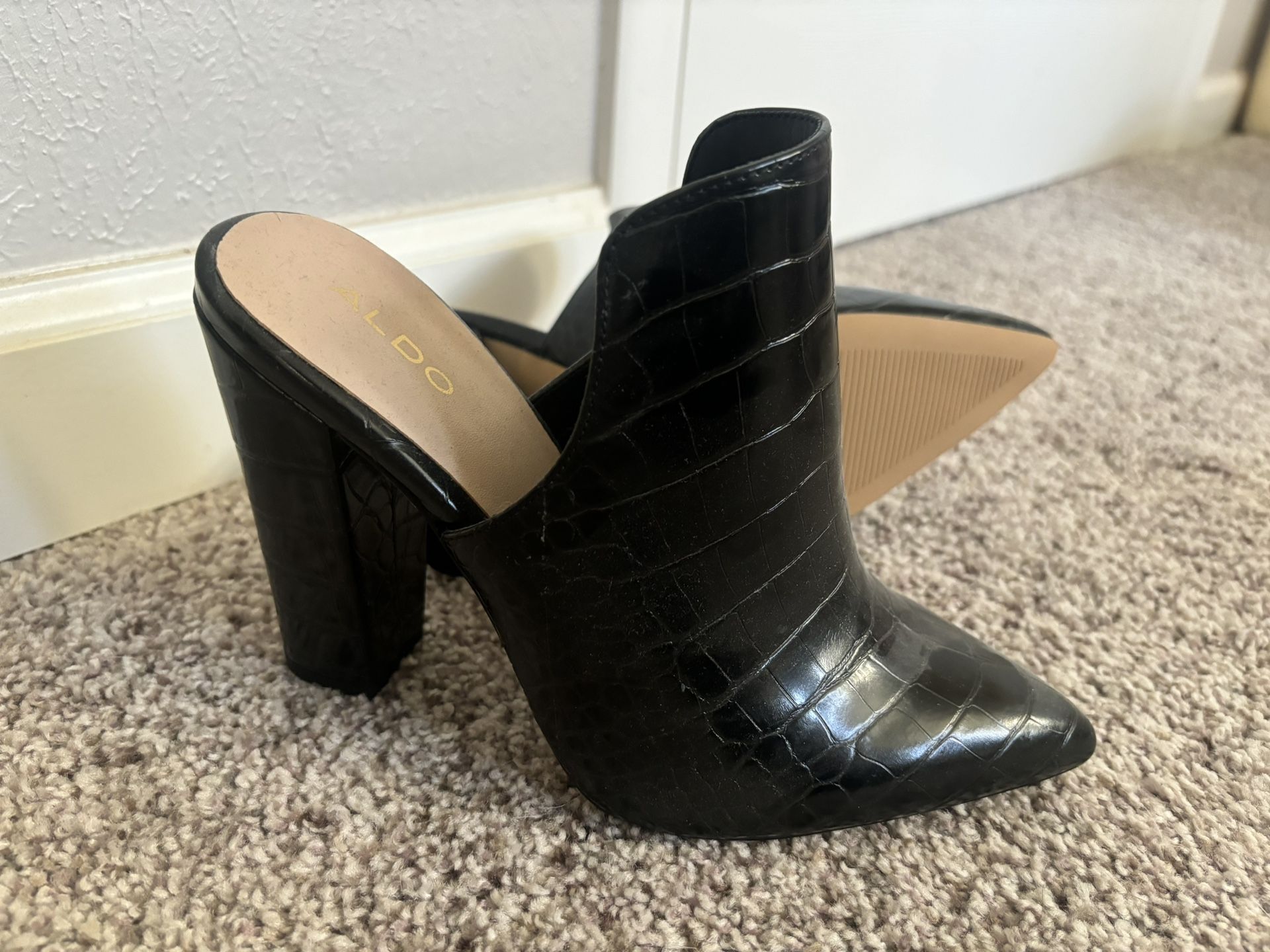 Aldo Size 8 Boot Heel