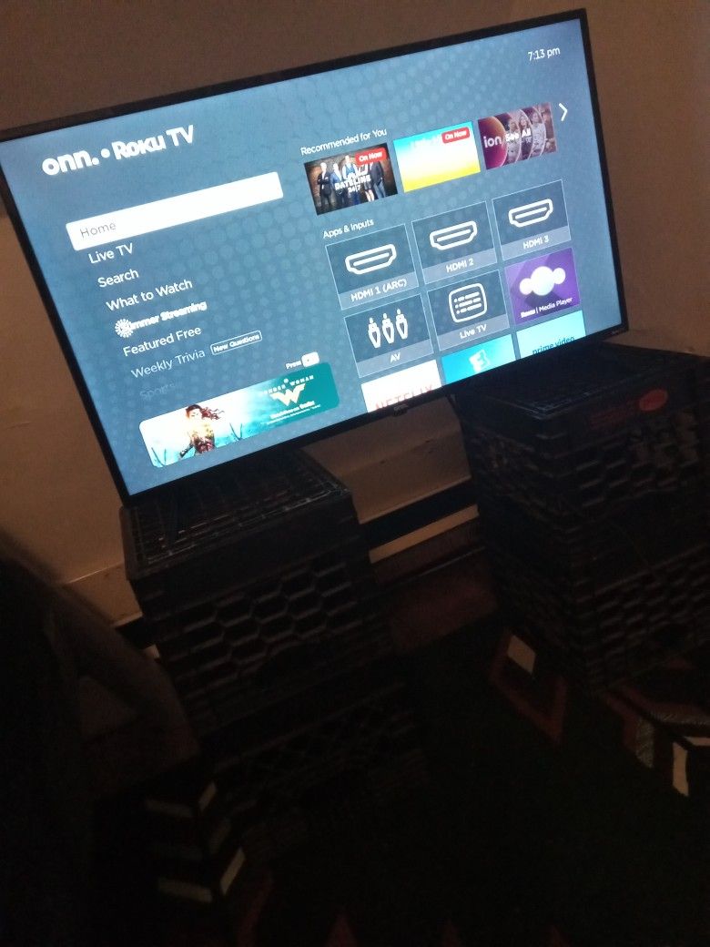 ONN 40" Roku Smart TV