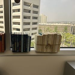 Decor books 