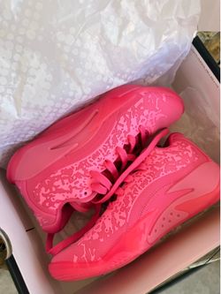 Basketball shoes 4y Jordan