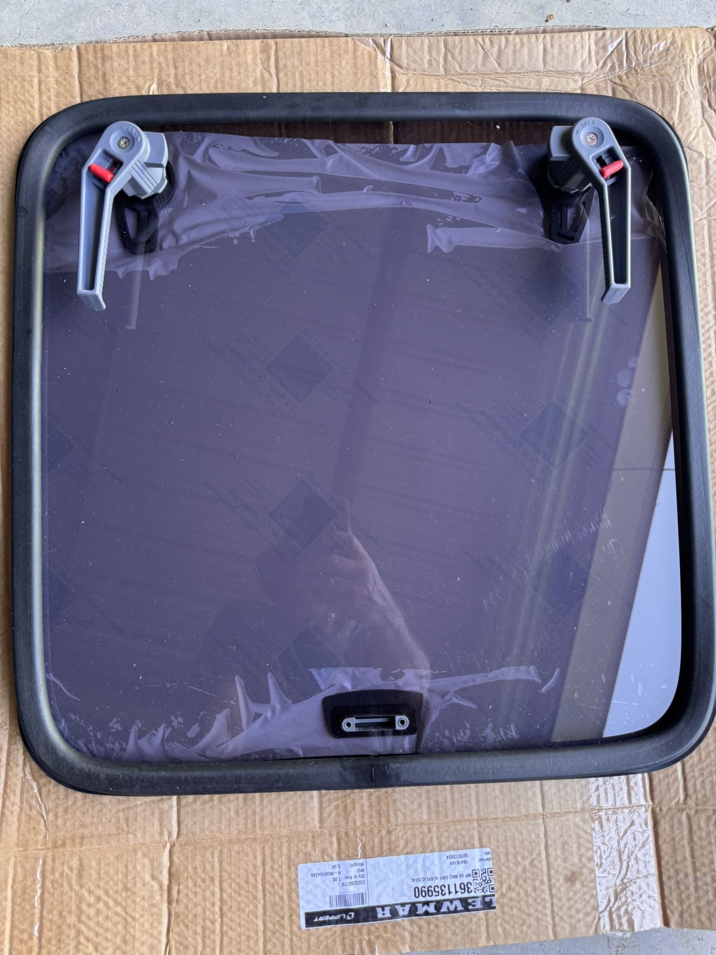 Lewmar Acrylic Hatch And Seal