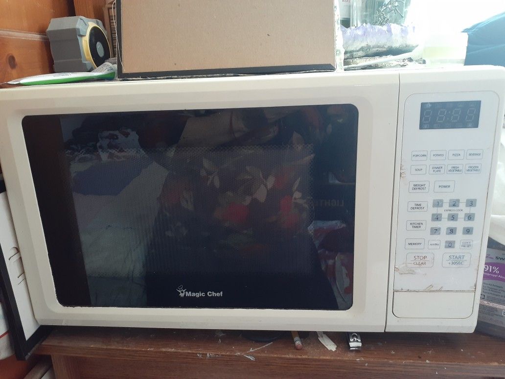 Magic chef Microwave 