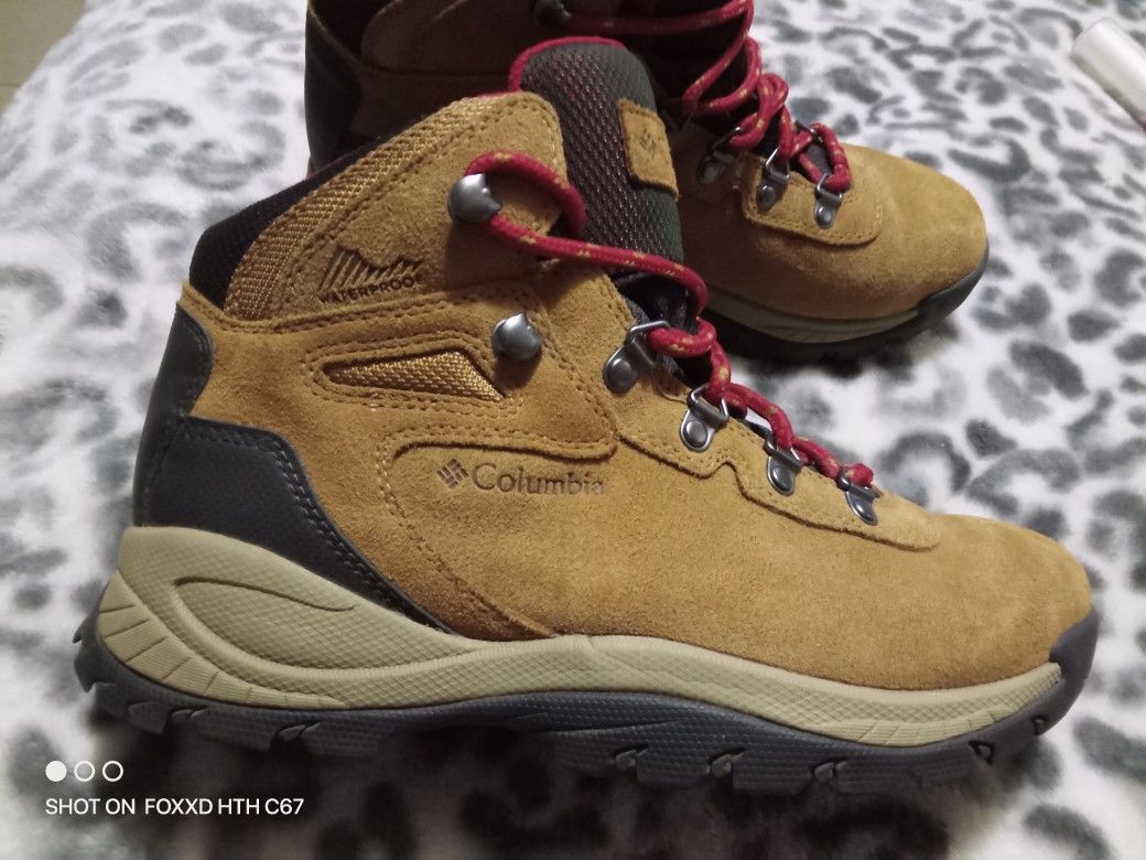 Columbia Hiking Boots