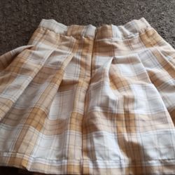 Girls Skirt Good Condition Size 10$5.00