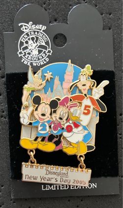 Disney Disneyland New Year's Day 2005 Limited Edition Pin