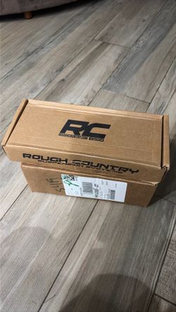 Rough Country 3 inch blocks with Universal U bolt kit
