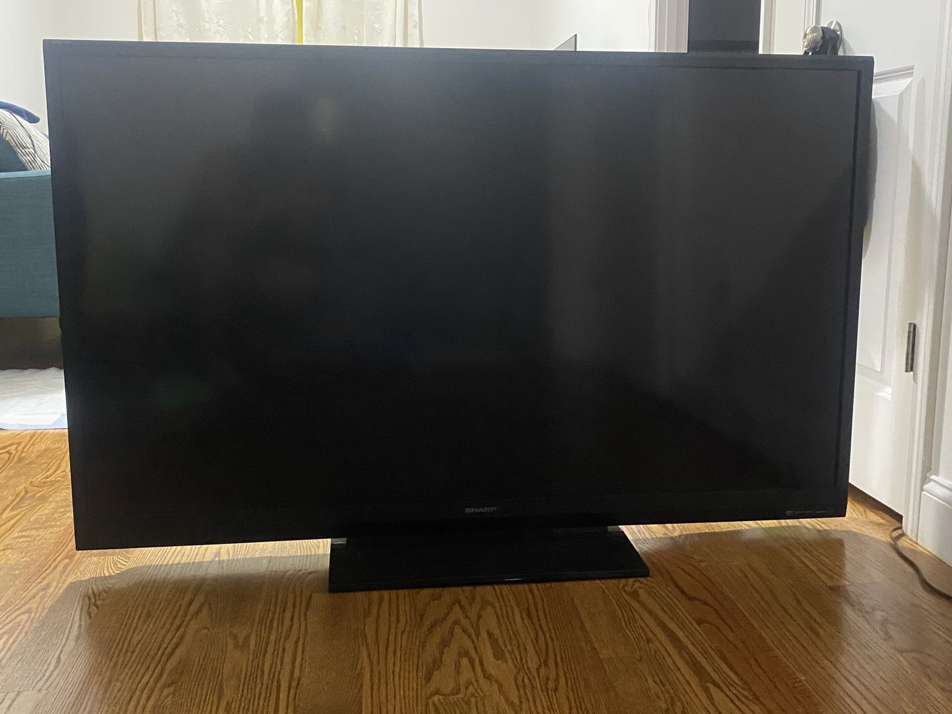 Sharp AQUOS LC60C6400U 60” 1080p 120Hz LED Smart HDTV
