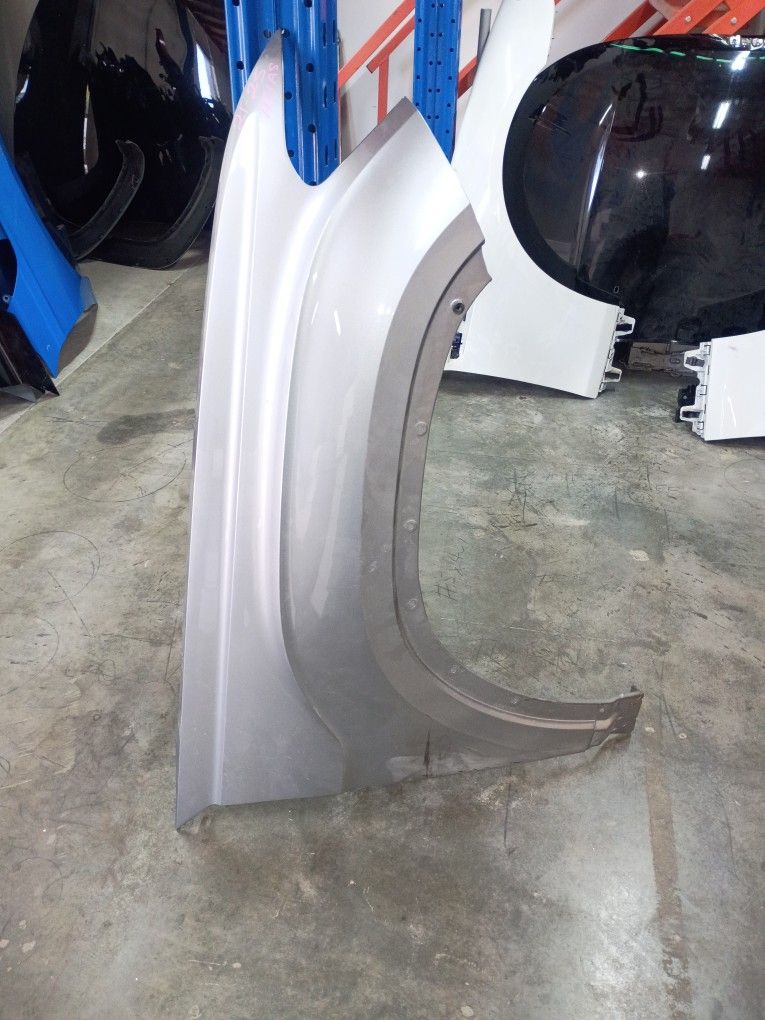 2021 - 2025 Volswagen Atlas Right Fender $