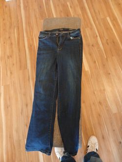 Size 11/30 Women's Straight Fit Jeans