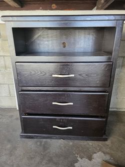 Dresser
