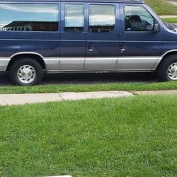 Ford E 150 CLUB WAGON👀