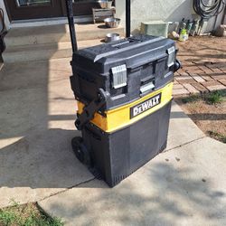 Dewalt Mobile Tool Box