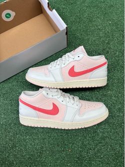 JORDAN 1 LOW STRAWBERRY MILKSHAKE SIZE 10W 8.5M
